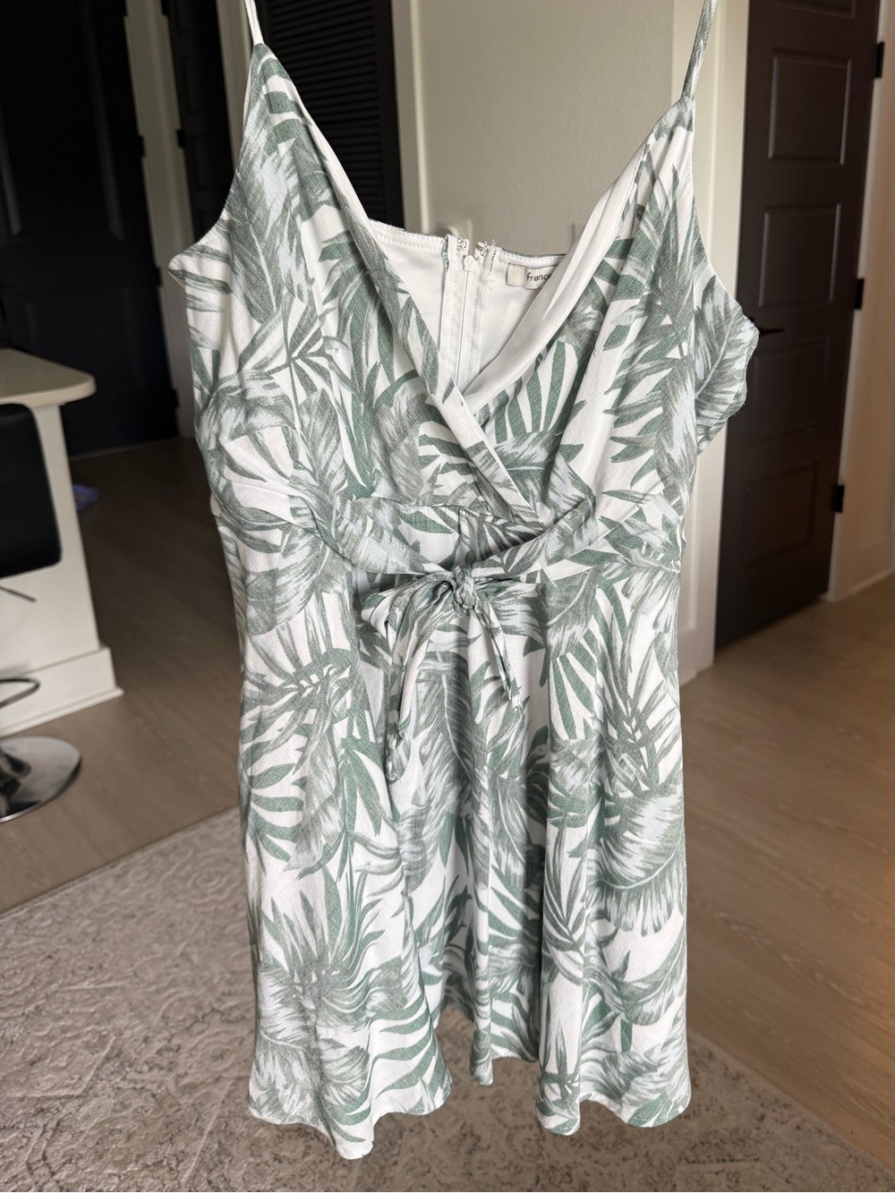 Francesca's Collections Green & White Palm-Print Mini Dress